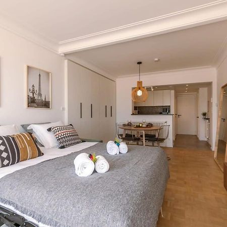 Stunning Studio With Sea-View And Terrace Lägenhet Knokke-Heist Exteriör bild
