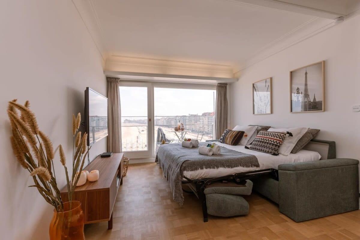 Stunning Studio With Sea-View And Terrace Lägenhet Knokke-Heist Exteriör bild