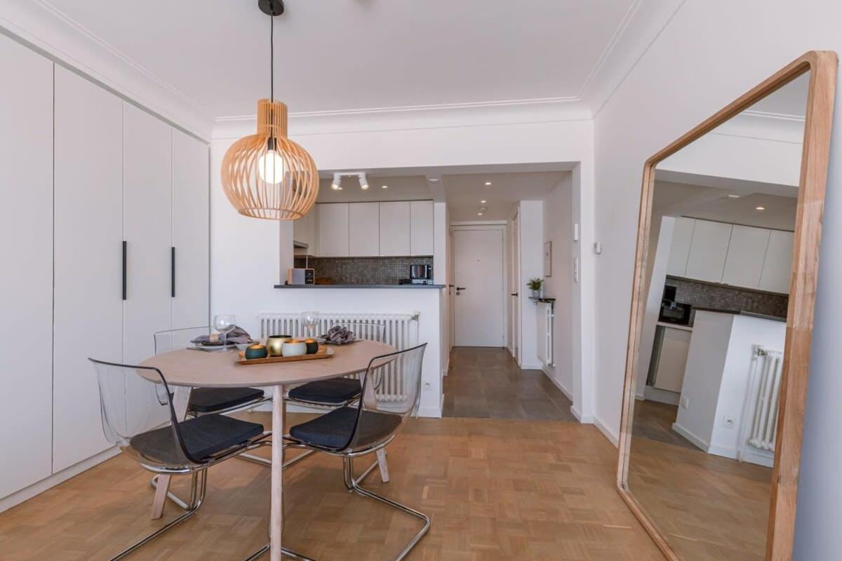 Stunning Studio With Sea-View And Terrace Lägenhet Knokke-Heist Exteriör bild
